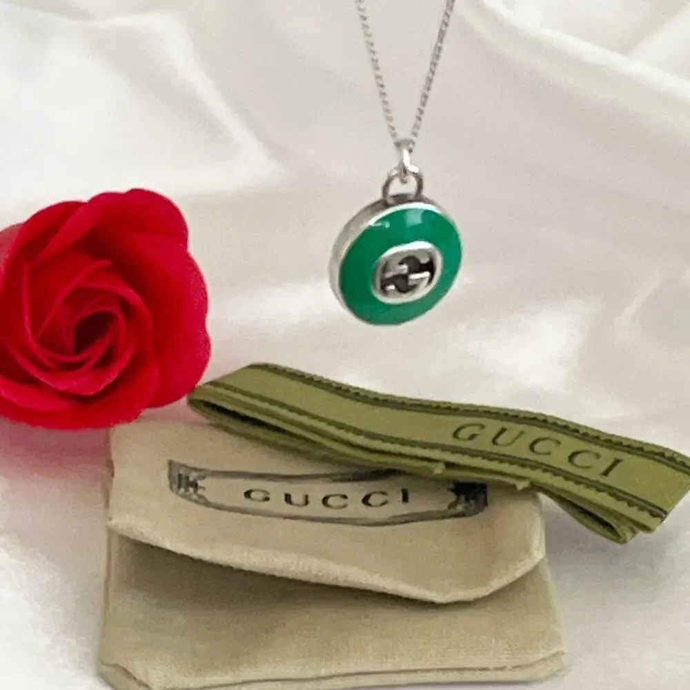 Gucci zipper pull